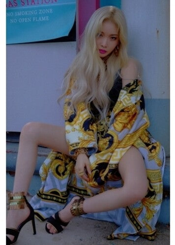 Chung Ha - Flourishing (Incl. 76pg Booklet, Postcard + Photocard)