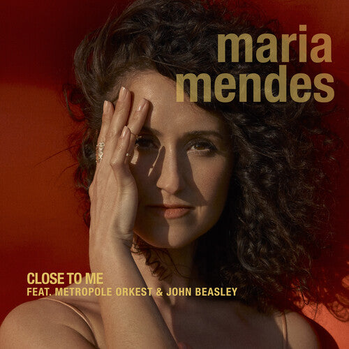 Maria Mendes - Close To Me