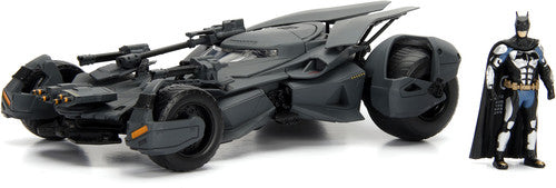 DC Batmobile - 1:24 '17 Justice League Batmobile Die-Cast Car & Batman Figure