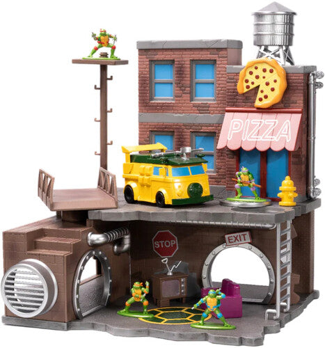 Teenage Mutant Ninja Turtles - Nano Scene - Turtle Lair with 4 Nano Figs & Vehicle (TMNT)