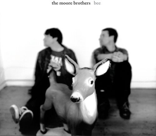 The Moore Brothers - Bee