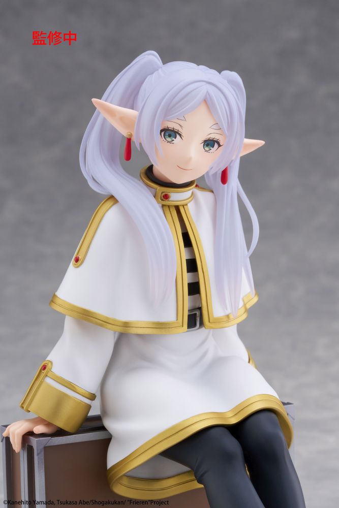 Frieren: Beyond Journey's End Desktop Cute Figure - Frieren (Trunk Case Ver.)