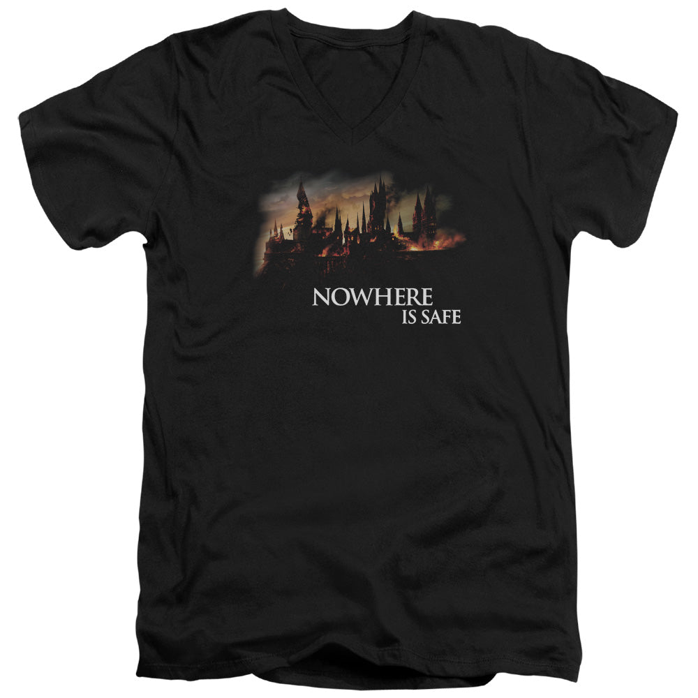 Harry Potter - Burning Hogwarts - Short Sleeve Adult V-neck 30/1 - Black T-shirt