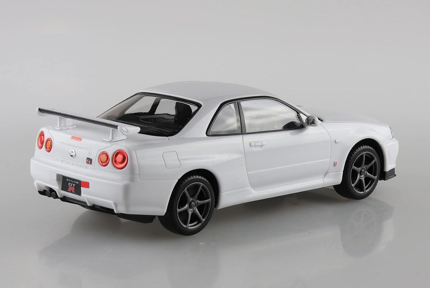 1/32 Nissan R34 Skyline GT-R Model Kit (white)