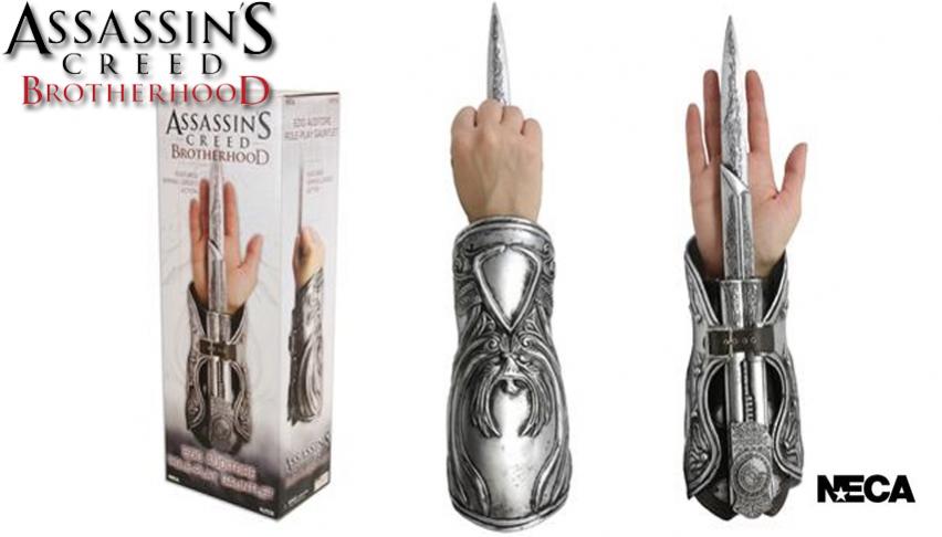 Assassin's Creed 2 Hidden Blade of Ezio Auditore Role Play Gauntlet Replica
