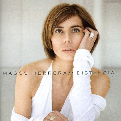 Magos Herrera - Distancia