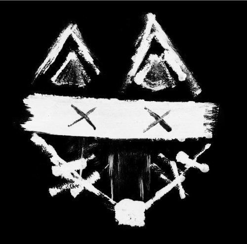 Racoon Wedding - Dead Raccoon on the Side of the Room