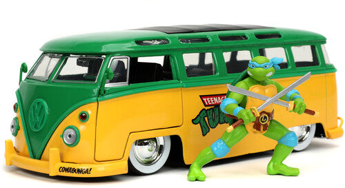Teenage Mutant Ninja Turtles - 1:24 1962 VW Die-Cast Bus & Leonardo Figure (TMNT)