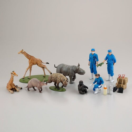 ARTPLA - 1:35 Scale Zookeeper & Baby Gorilla 6 Piece Box Set