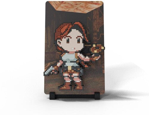 FiGGYZ - Tomb Raider - Lara Croft Holding Scion Magnetic Collectible