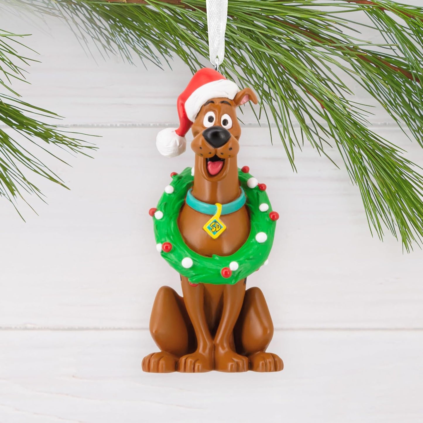 Hallmark Scooby-Doo with Wreath Christmas Ornament
