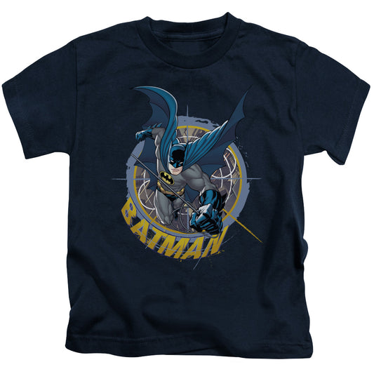 BATMAN IN THE CROSSHAIRS - S/S JUVENILE 18/1 - NAVY - T-Shirt