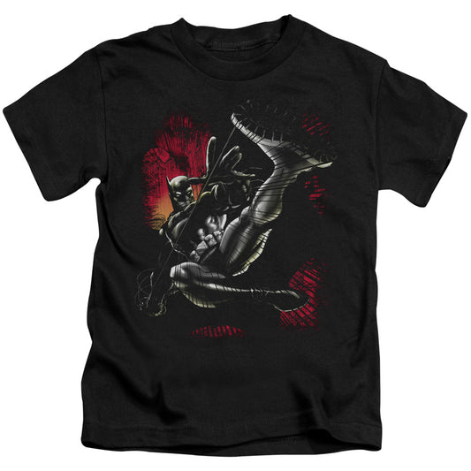 BATMAN KICK SWING - S/S JUVENILE 18/1 - BLACK - T-Shirt
