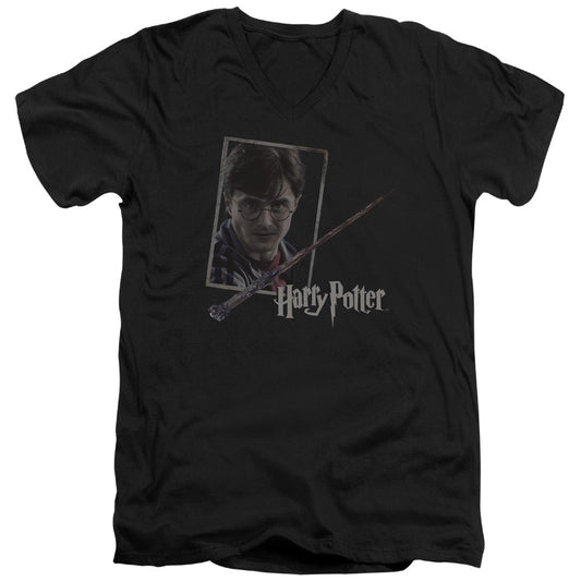 Harry Potter - Harrys Wand Portrait - Short Sleeve Adult V-neck 30/1 - Black T-shirt