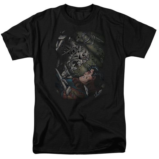 Superman - Epic Battle - Short Sleeve Adult 18/1 - Black T-shirt