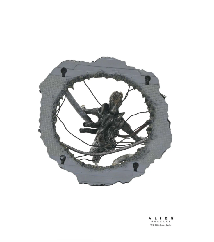 NECA Alien: Romulus Suspended Lab Xenomorph XX121 Deluxe Action Figure