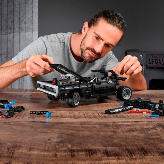 LEGO Technic - The Fast & Furious Dom’s Dodge Charger
